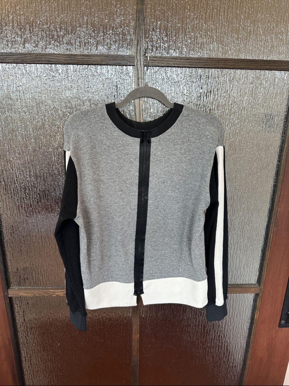 Sandro Women’s Grey, Black & White Colorblock Crewneck Sweater size Med - Picture 5 of 11